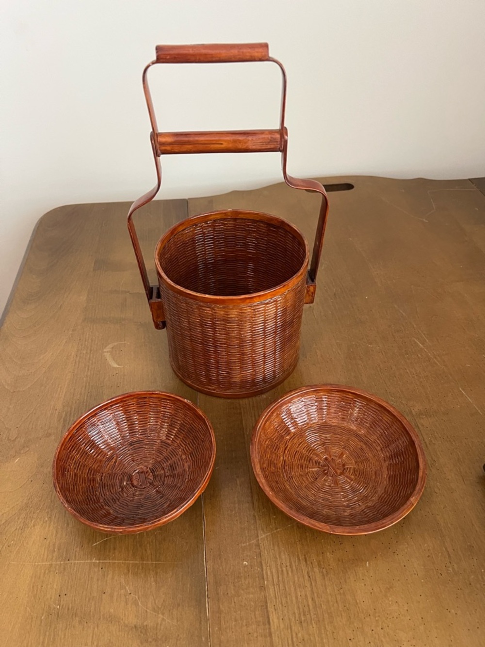 Vintage Handcrafted Chinese two-tiered bamboo & rattan lidded lunchbox - Picture 3 of 6